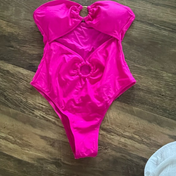 One Piece - Picture 2 of 3